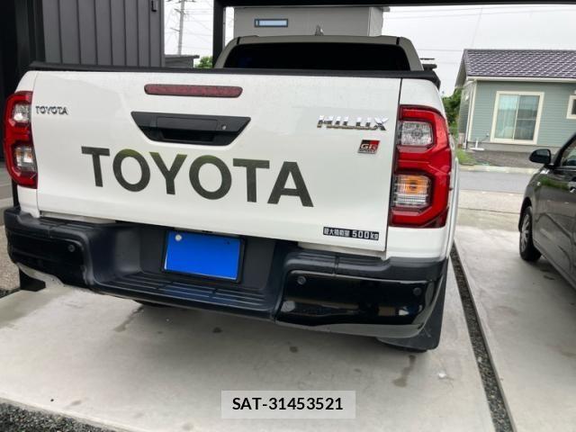 Toyota HILUX TRUCK 2022-05 7785562-3