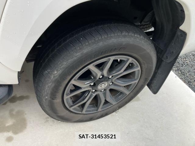 Toyota HILUX TRUCK 2022-05 7785562-4