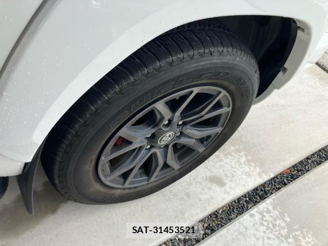 Toyota HILUX TRUCK 2022-05 7785562-6