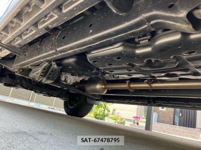Toyota HILUX TRUCK 2022-10 7785557-6