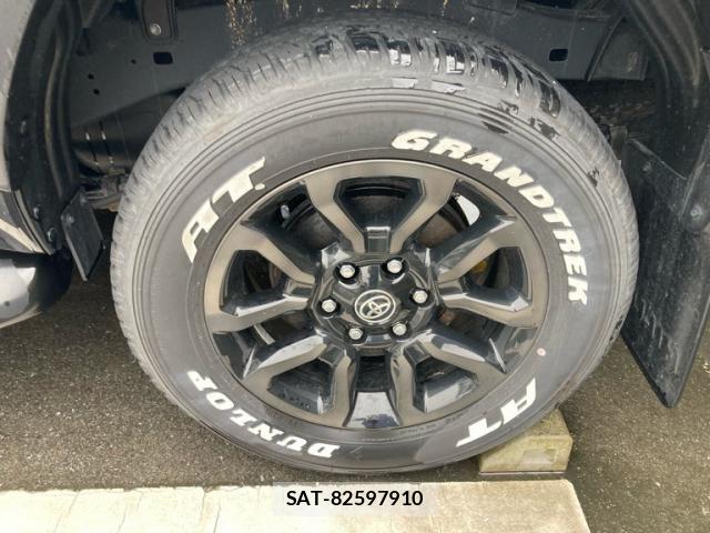 Toyota HILUX TRUCK 2024-11 7785564-17