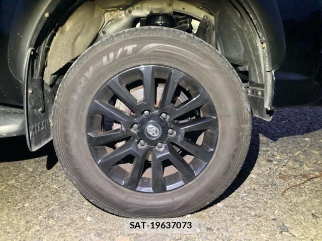 Toyota HILUX TRUCK 2019-01 7902713-11
