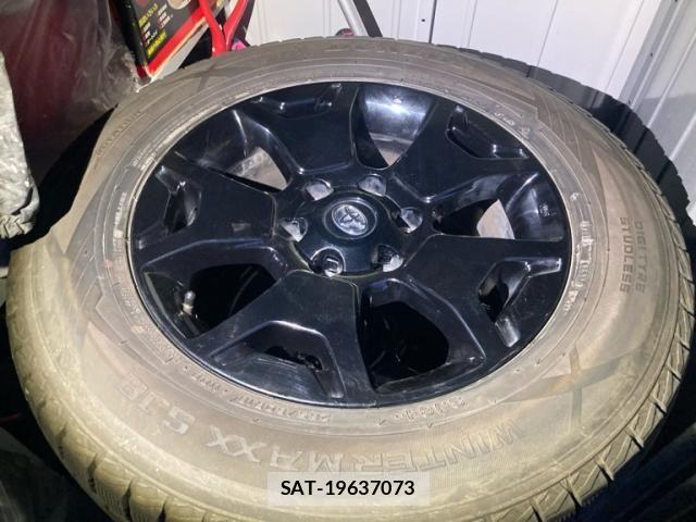 Toyota HILUX TRUCK 2019-01 7902713-24