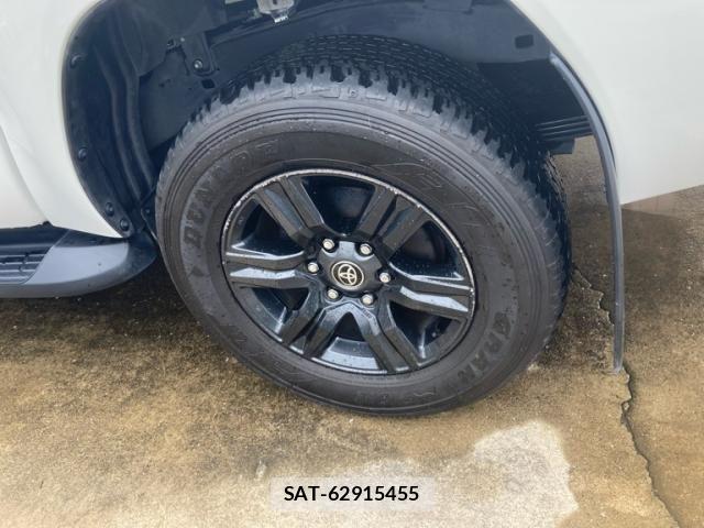 Toyota HILUX TRUCK 2021-04 7962023-9