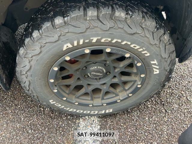 Toyota HILUX TRUCK 2023-10 7962022-5