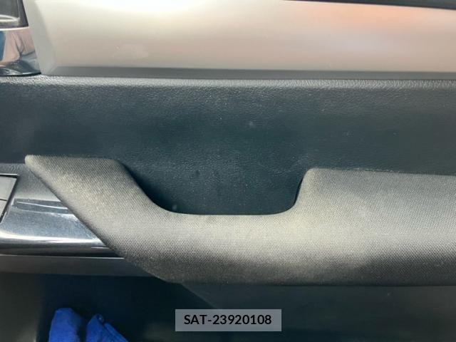 Toyota HILUX TRUCK 2022-01 7979471-25