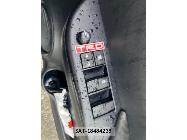 Toyota HILUX TRUCK 2020-02 8074010-11