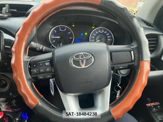 Toyota HILUX TRUCK 2020-02 8074010-13