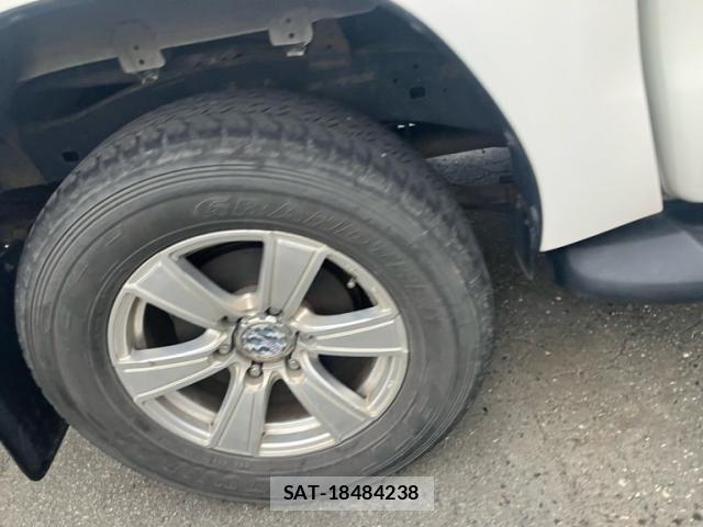 Toyota HILUX TRUCK 2020-02 8074010-5