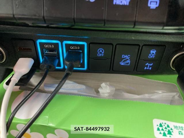 Toyota HILUX TRUCK 2022-07 8074009-28