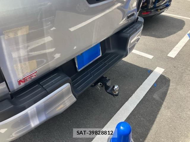 Toyota HILUX TRUCK 2018-12 8074006-21