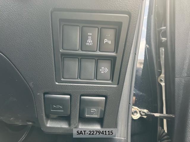 Toyota HILUX TRUCK 2022-02 8074007-8