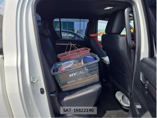 Toyota HILUX TRUCK 2023-06 8074005-12