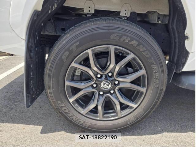 Toyota HILUX TRUCK 2023-06 8074005-3
