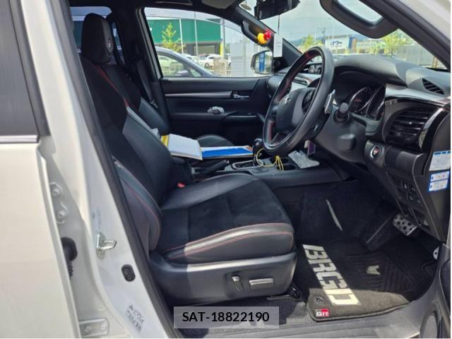 Toyota HILUX TRUCK 2023-06 8074005-7