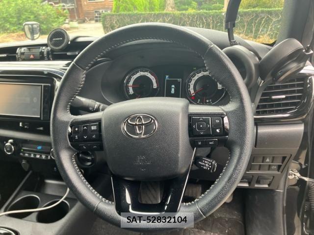 Toyota HILUX TRUCK 2020-02 8074008-13
