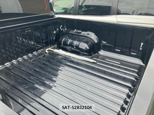 Toyota HILUX TRUCK 2020-02 8074008-21