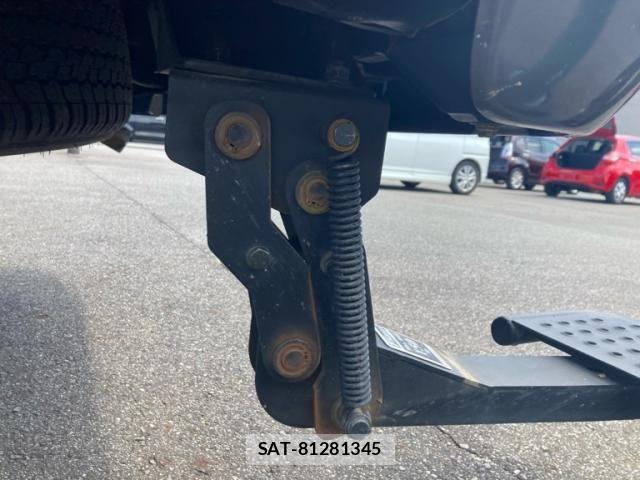 Toyota HILUX TRUCK 2019-05 8099603-7
