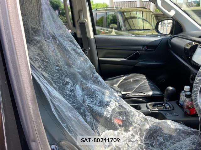 Toyota HILUX TRUCK 2018-03 8099605-11