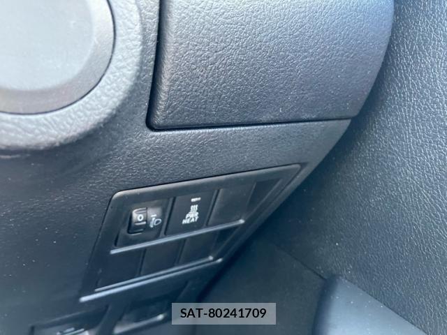 Toyota HILUX TRUCK 2018-03 8099605-12