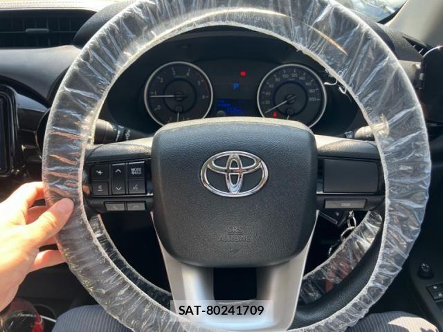 Toyota HILUX TRUCK 2018-03 8099605-13