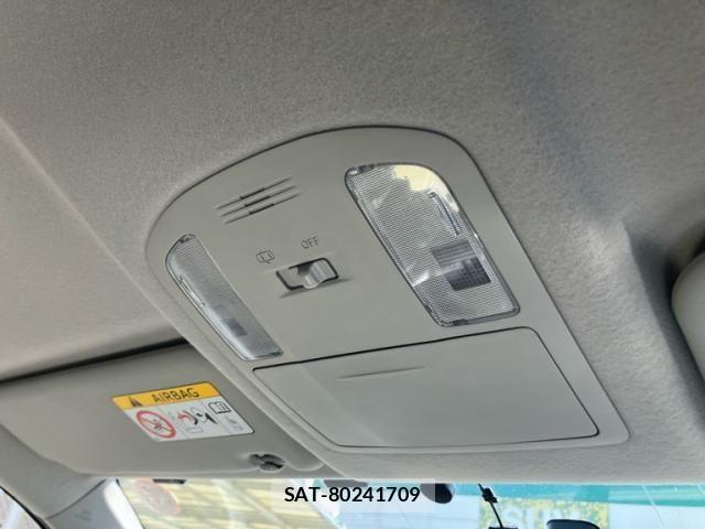 Toyota HILUX TRUCK 2018-03 8099605-20