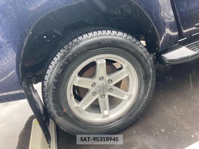 Toyota HILUX TRUCK 2021-06 8099601-9
