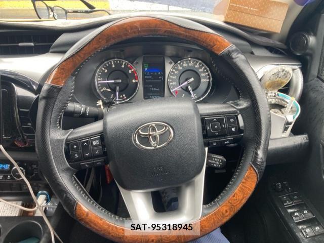 Toyota HILUX TRUCK 2021-06 8099601-16