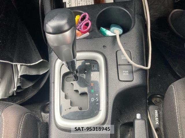 Toyota HILUX TRUCK 2021-06 8099601-23