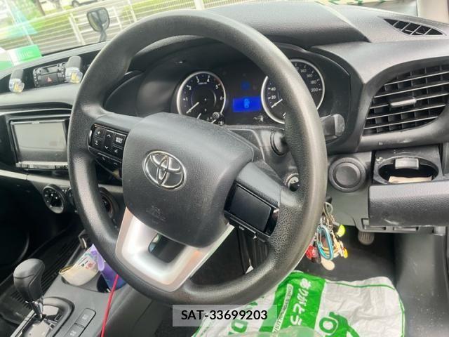 Toyota HILUX TRUCK 2018-12 8099604-9