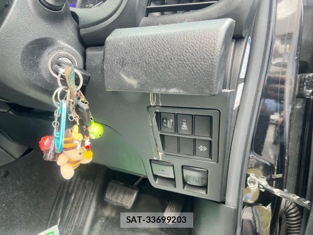 Toyota HILUX TRUCK 2018-12 8099604-11