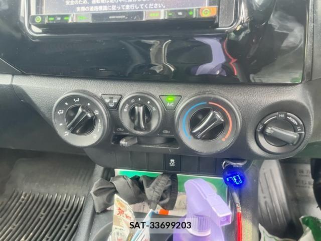 Toyota HILUX TRUCK 2018-12 8099604-15