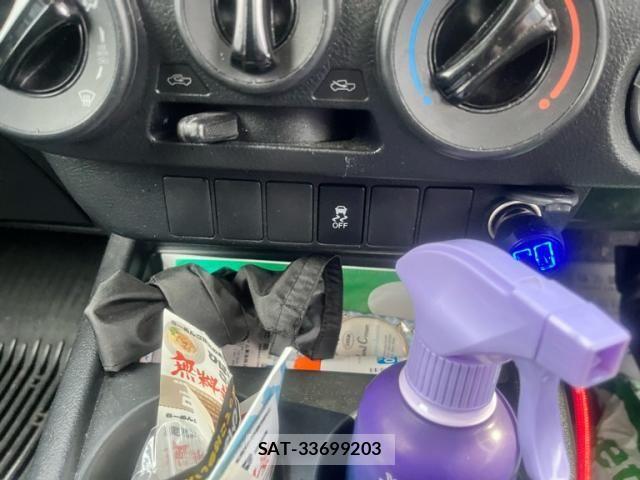 Toyota HILUX TRUCK 2018-12 8099604-16