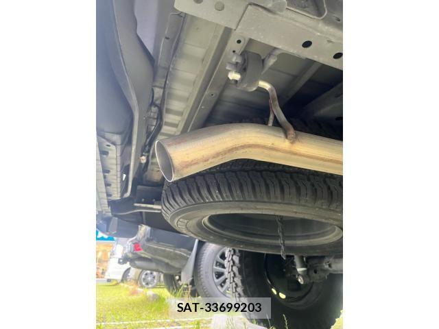 Toyota HILUX TRUCK 2018-12 8099604-5