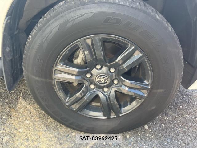 Toyota HILUX TRUCK 2022-02 8130521-4
