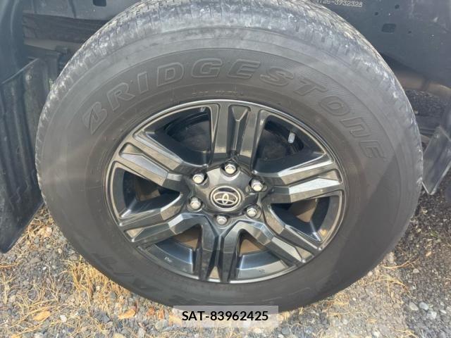 Toyota HILUX TRUCK 2022-02 8130521-5