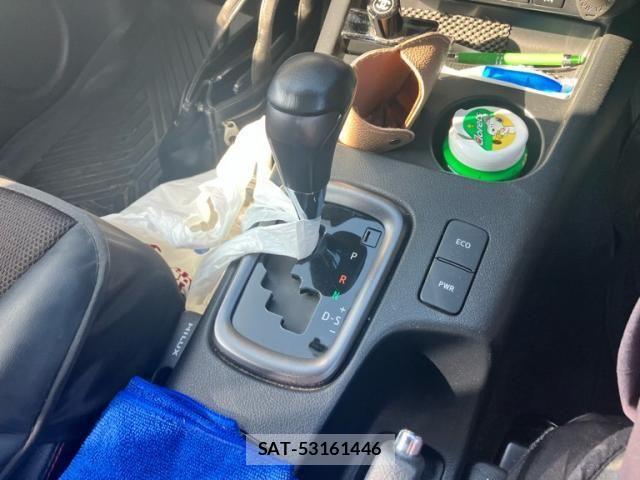 Toyota HILUX TRUCK 2021-12 8230327-18