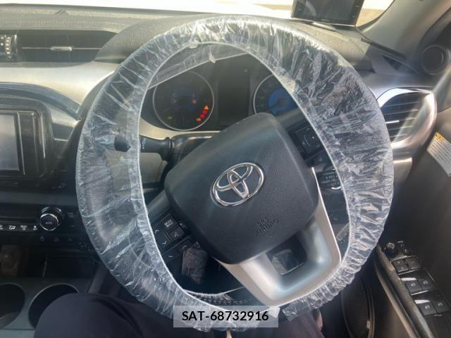 Toyota HILUX TRUCK 2019-08 8230330-14
