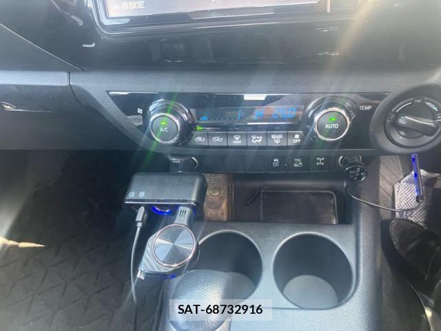 Toyota HILUX TRUCK 2019-08 8230330-19