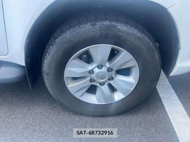 Toyota HILUX TRUCK 2019-08 8230330-4