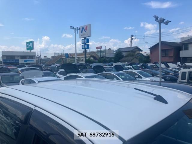 Toyota HILUX TRUCK 2019-08 8230330-6