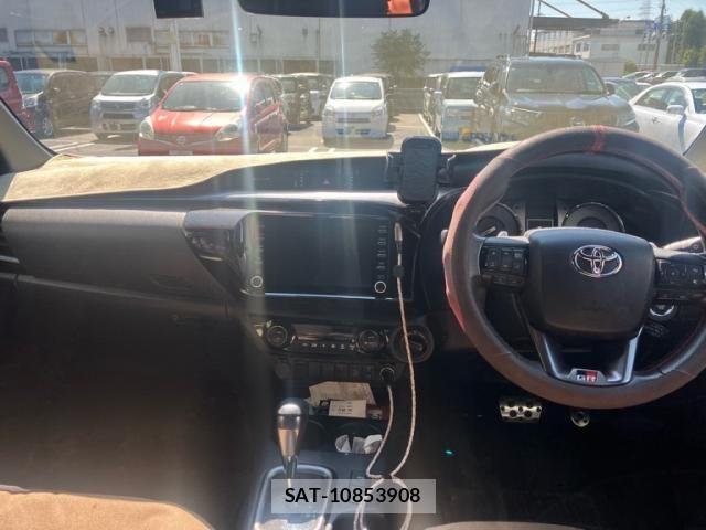 Toyota HILUX TRUCK 2022-01 8230326-15