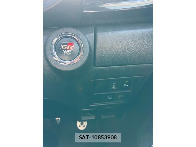 Toyota HILUX TRUCK 2022-01 8230326-17