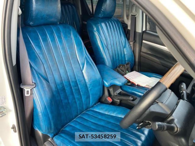 Toyota HILUX TRUCK 2023-09 8230329-9