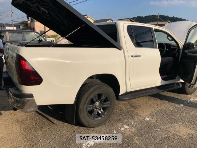 Toyota HILUX TRUCK 2023-09 8230329-2