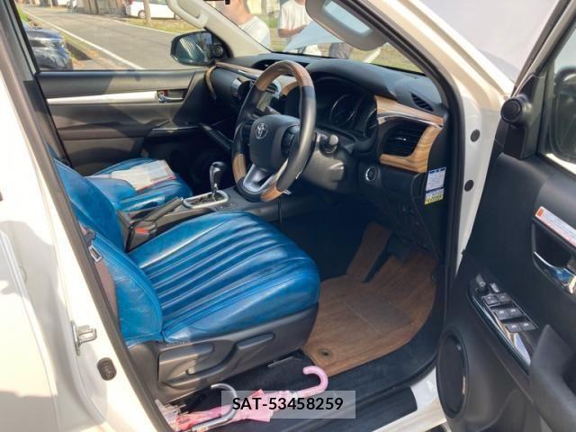 Toyota HILUX TRUCK 2023-09 8230329-8