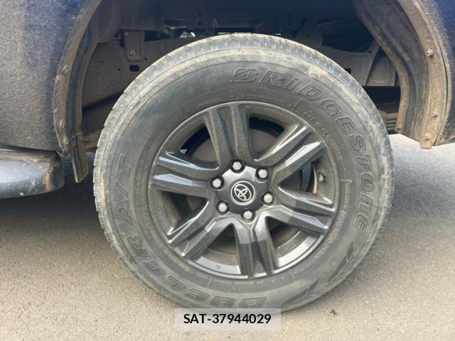 Toyota HILUX TRUCK 2021-08 8314760-9