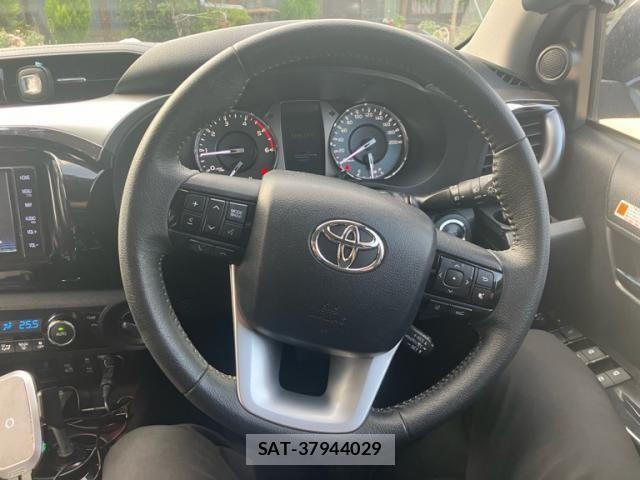 Toyota HILUX TRUCK 2021-08 8314760-16