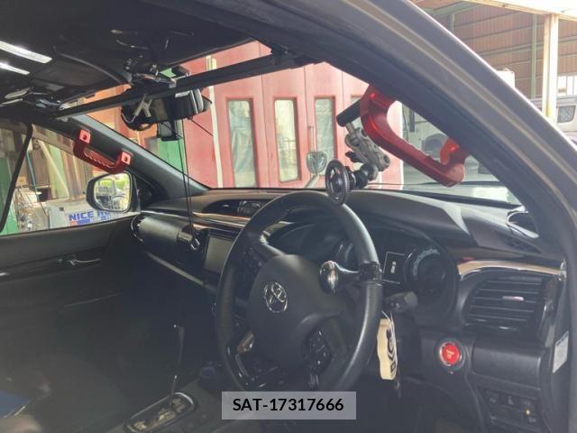 Toyota HILUX TRUCK 2019-11 8336168-11