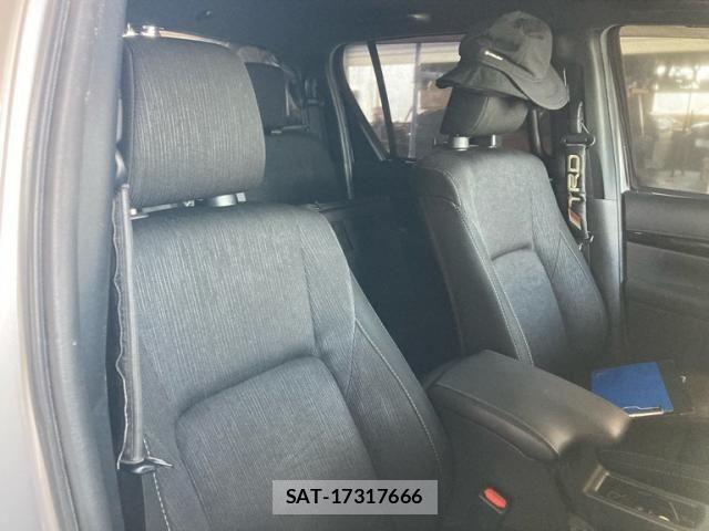 Toyota HILUX TRUCK 2019-11 8336168-12